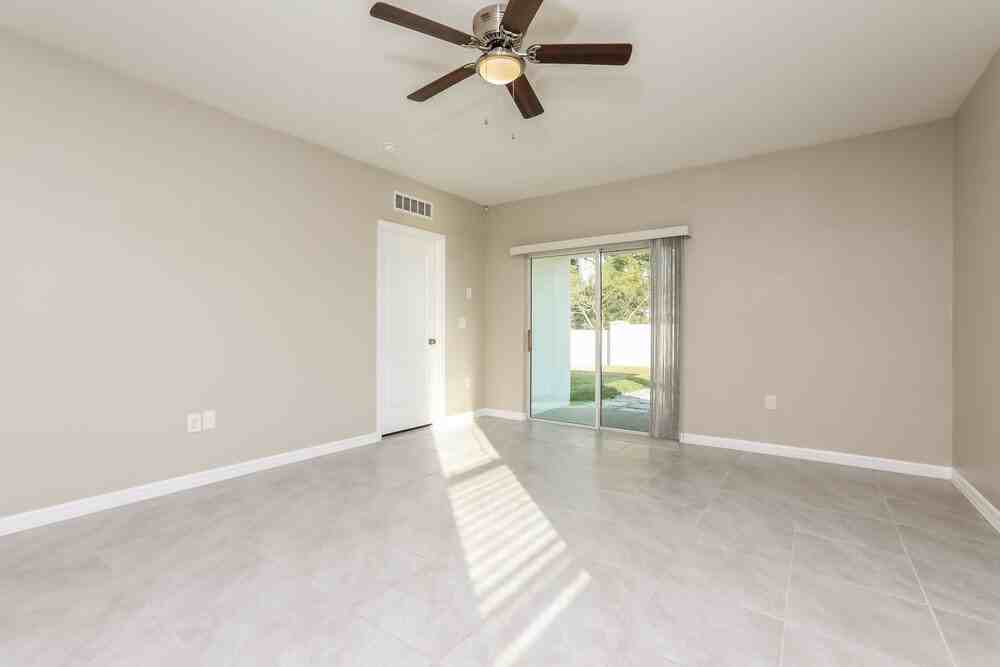 3928 Silverstream Ter - Photo 4 of 16