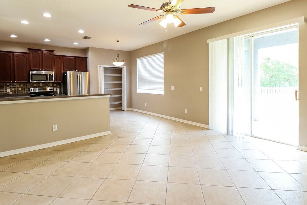 7926 Citrus Blossom Dr - Photo 6 of 17