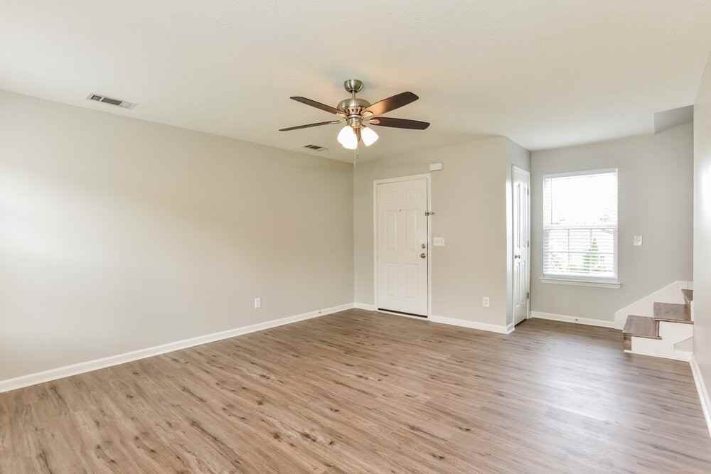 1214 Elisha Ct - Photo 5 of 17