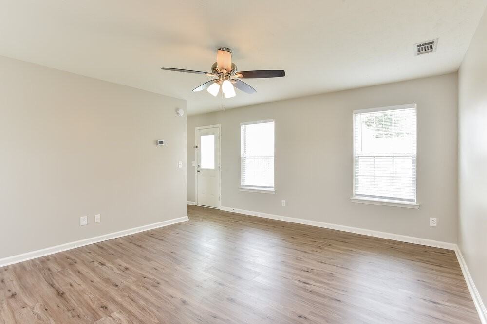 1214 Elisha Ct - Photo 6 of 17