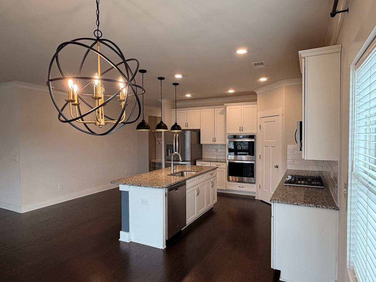 178 Redcroft Dr #NA - Photo 3 of 20