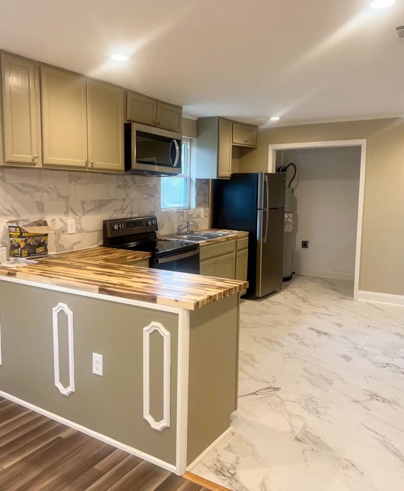 1045 Sparrow St #NA - Photo 2 of 9