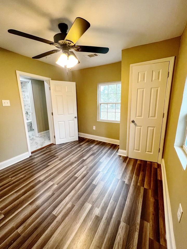 1045 Sparrow St #NA - Photo 7 of 9