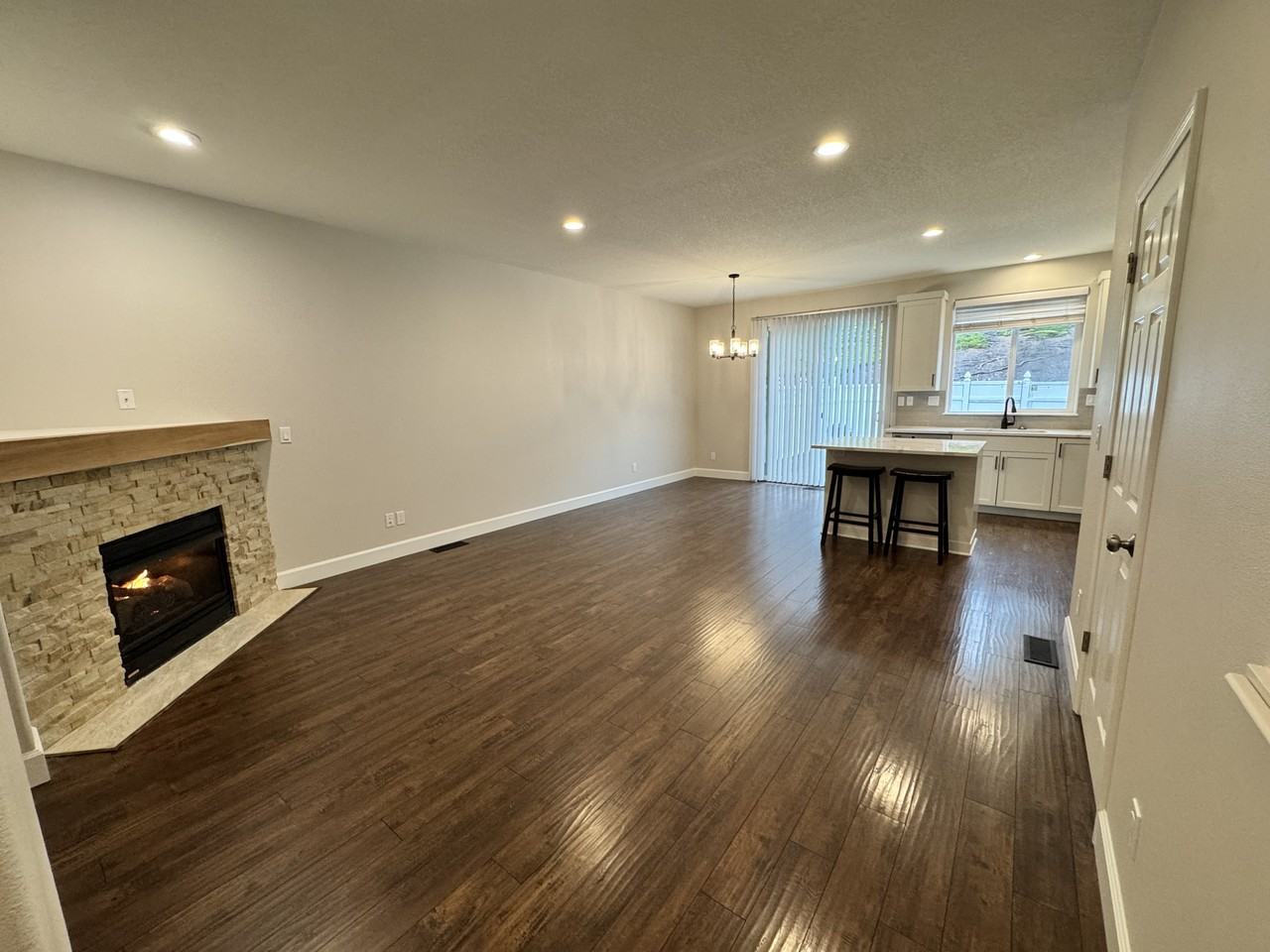 20426 Hoodview Ave #NA - Photo 2 of 30