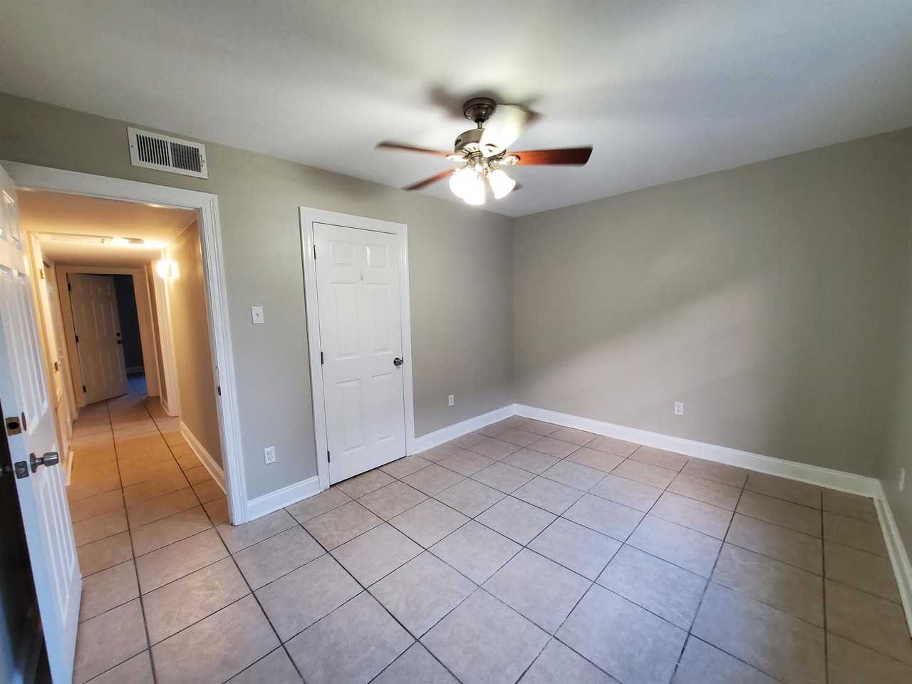 3509 Golden DriveApt. B #B - Photo 5 of 9