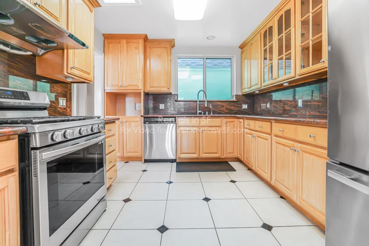 1867 33rd Ave - Photo 3 of 24