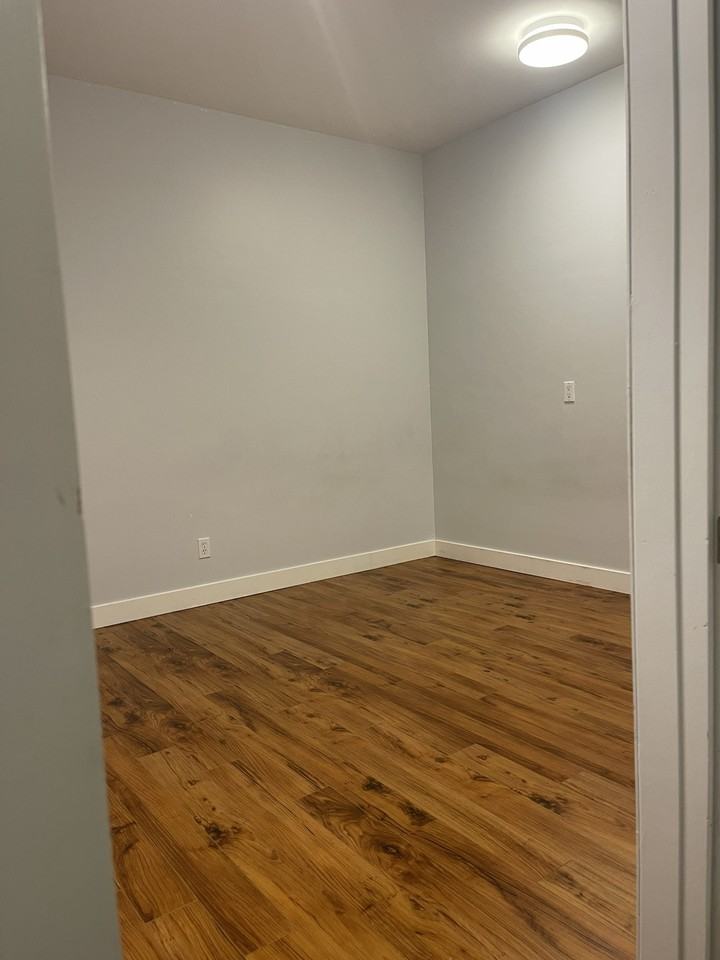 23849 Zeron Ave Bsmt #BS - Photo 7 of 18