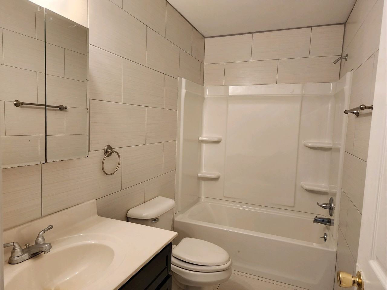 1616B Chris Dr #B - Photo 3 of 11