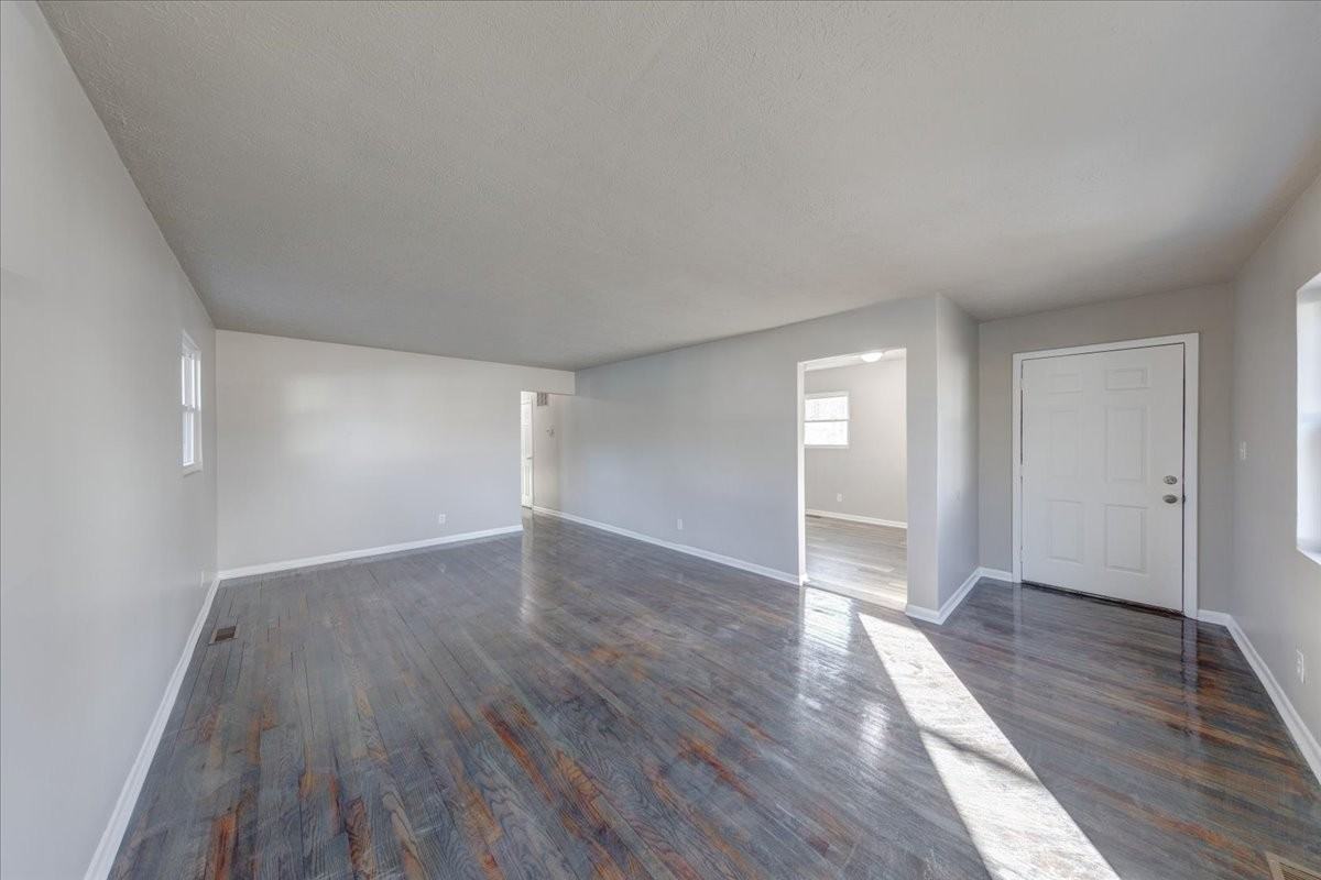 1367 W Pruitt St #1 - Photo 3 of 20