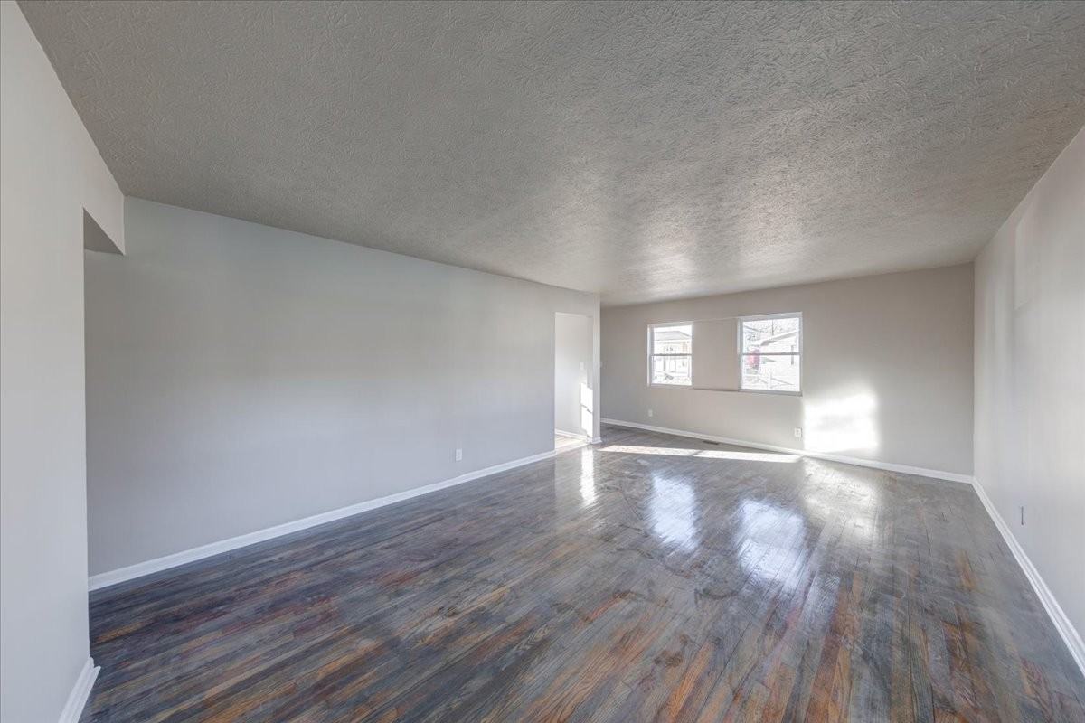 1367 W Pruitt St #1 - Photo 4 of 20