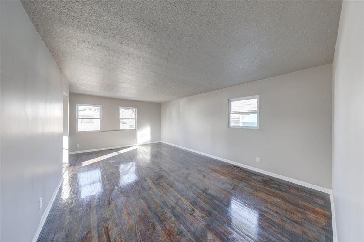 1367 W Pruitt St #1 - Photo 5 of 20