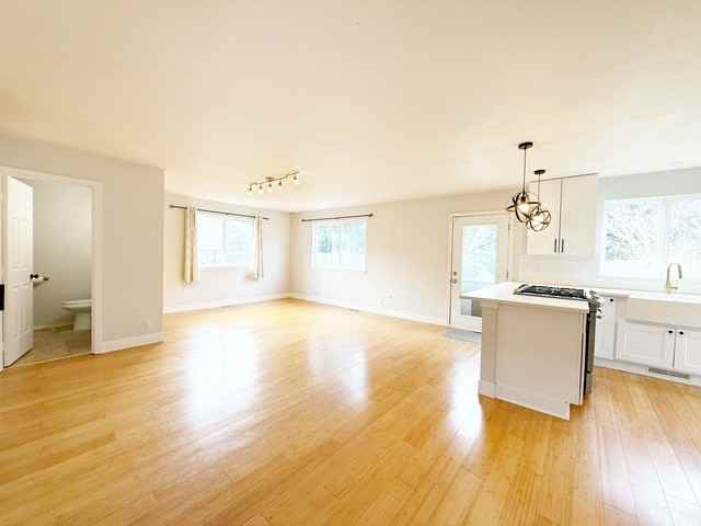 19569 23rd Ave Ne #1 - Photo 5 of 41