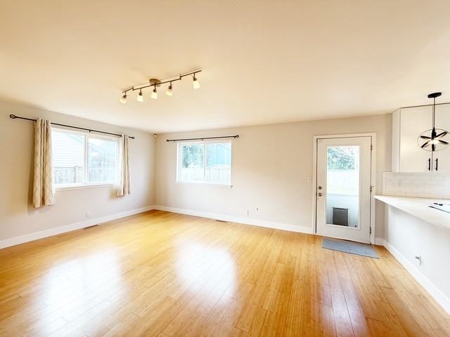 19569 23rd Ave Ne #1 - Photo 6 of 41