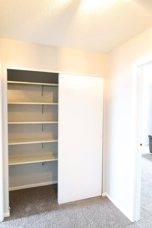 749 N Maple St - Photo 4 of 37