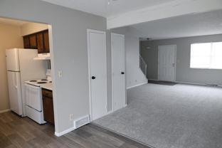749 N Maple St - Photo 1 of 1