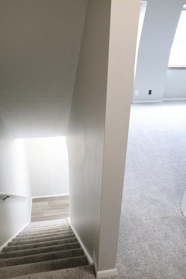 749 N Maple St - Photo 2 of 37