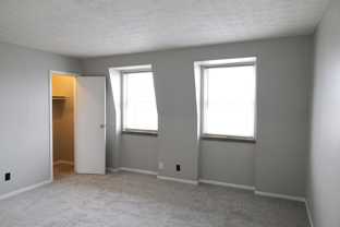 749 N Maple St - Photo 1 of 1