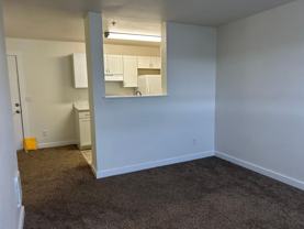 614 S Oakes St - Photo 1 of 1