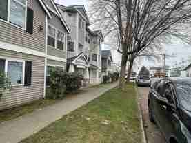 614 S Oakes St - Photo 1 of 1