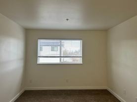 614 S Oakes St - Photo 1 of 1