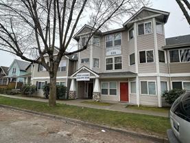 614 S Oakes St - Photo 1 of 1