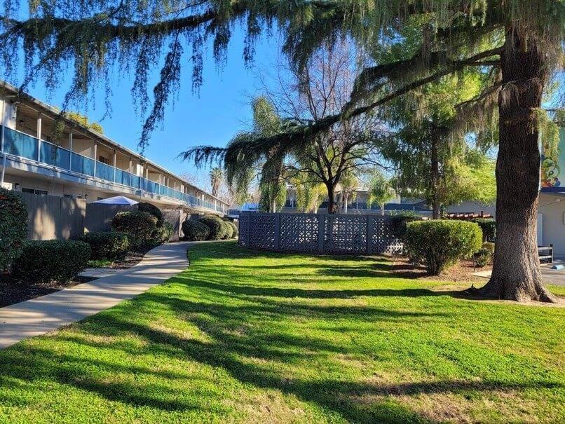 375 Mcrae Way - Photo 4 of 7