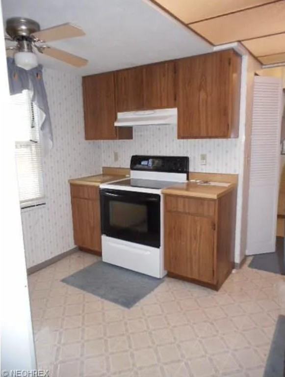 227 Goodrich St - Photo 3 of 13