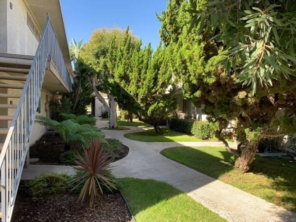 1975 Pomona Ave #10 - Photo 2 of 13