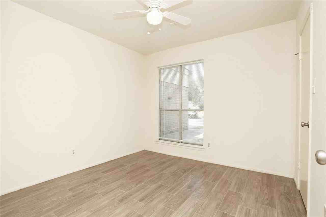 1302 Silver Morning Dr - Photo 7 of 17