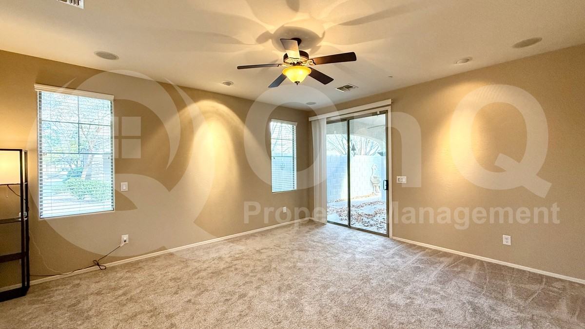 2472 E Vermont Dr - Photo 6 of 18