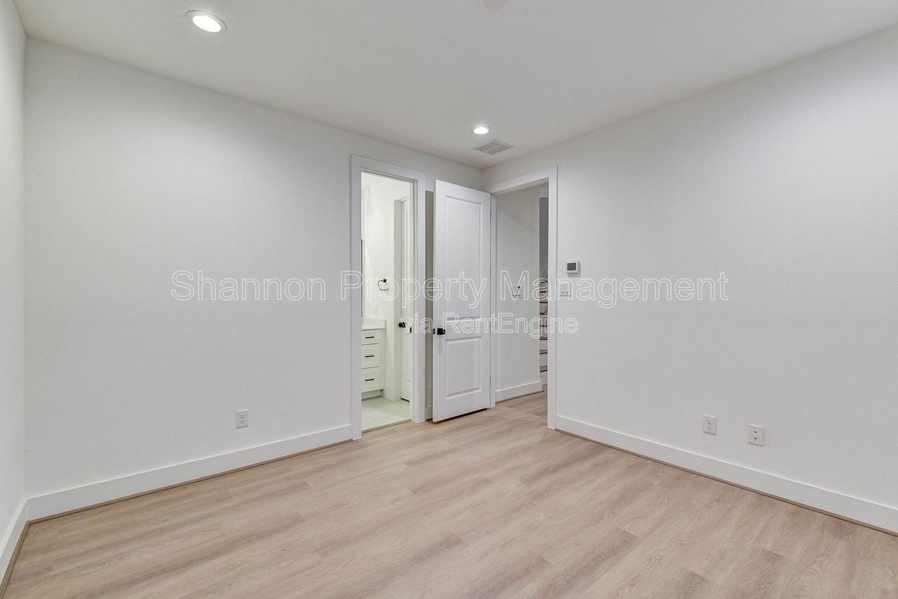 1821 Prospect St #B - Photo 5 of 35