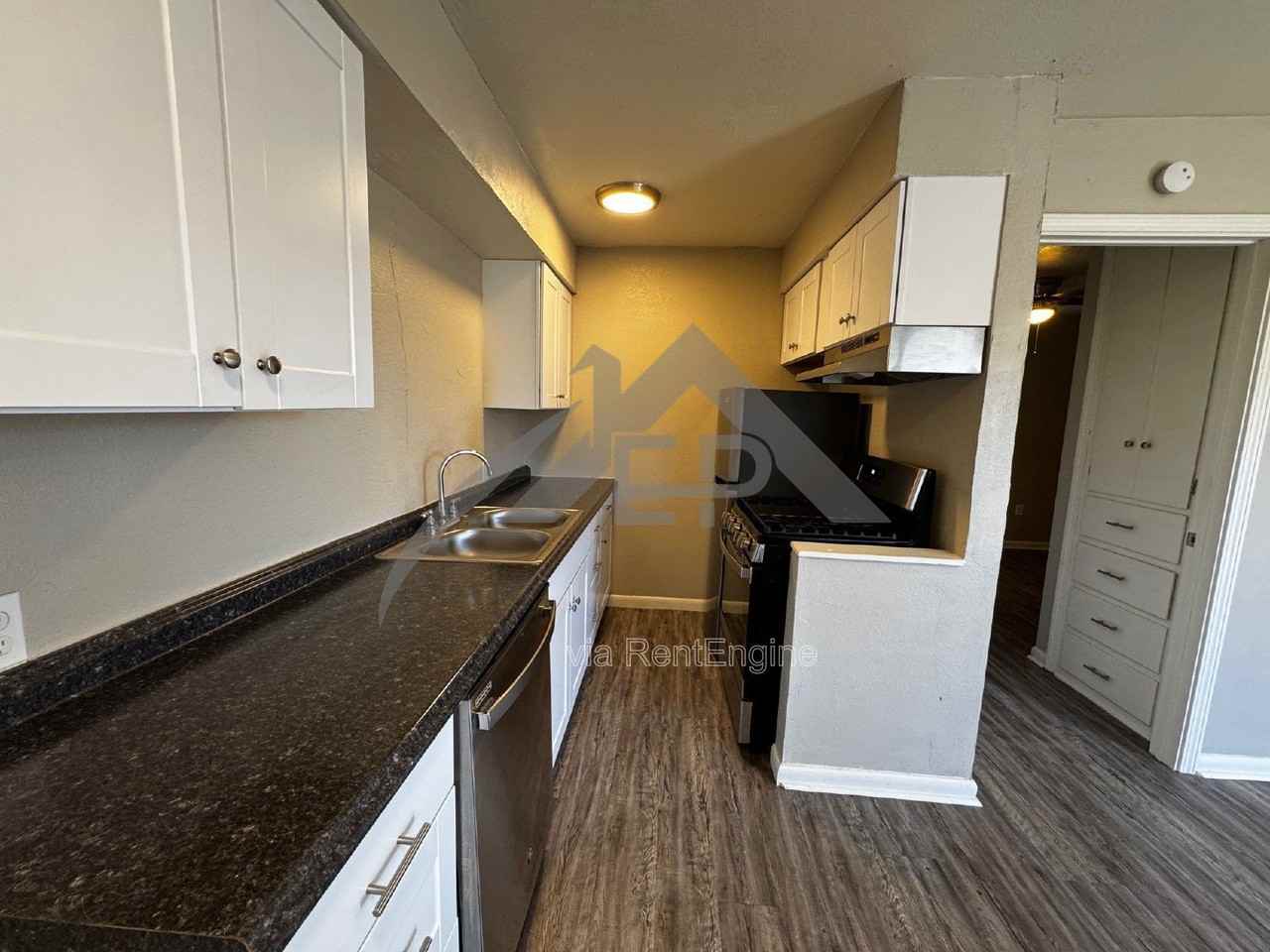 205 E Hurd St #3 - Photo 2 of 6