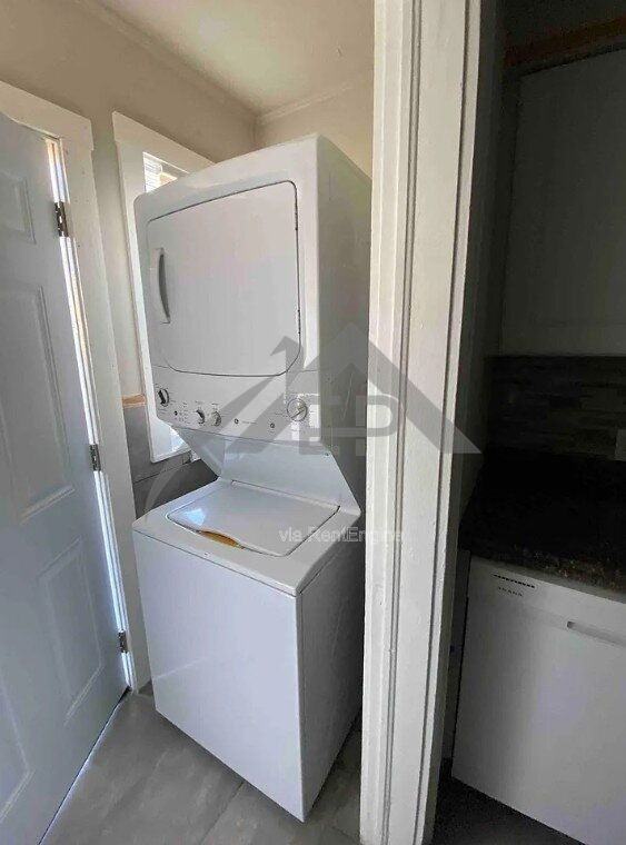 1003 Ne 17th St - Photo 5 of 8