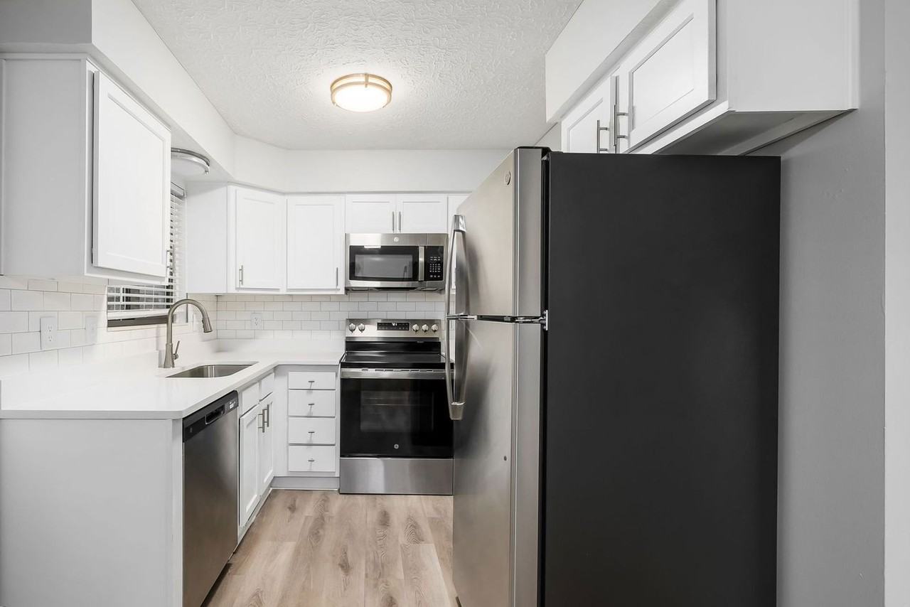 3085 Griggsview Ct #3085 - Photo 3 of 22