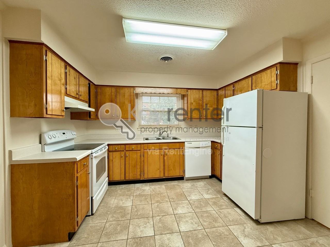 3608 Chumley Ln #B - Photo 4 of 12