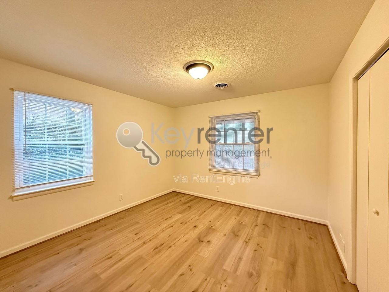 3608 Chumley Ln #B - Photo 7 of 12