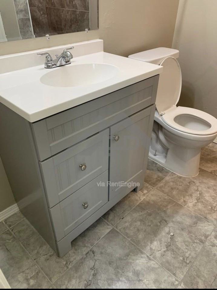 207 E Hurd St #3 - Photo 2 of 6