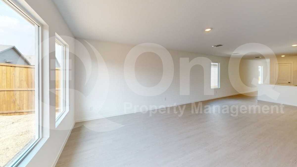 3021 Campeiro Ave - Photo 6 of 23