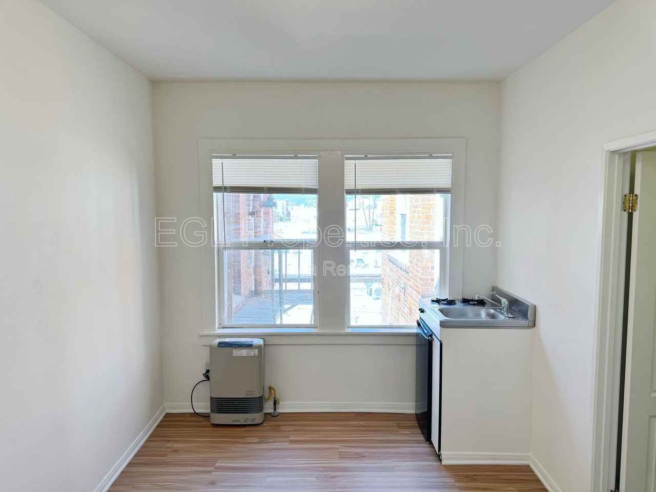 445 S Western Ave #413 - Photo 3 of 10