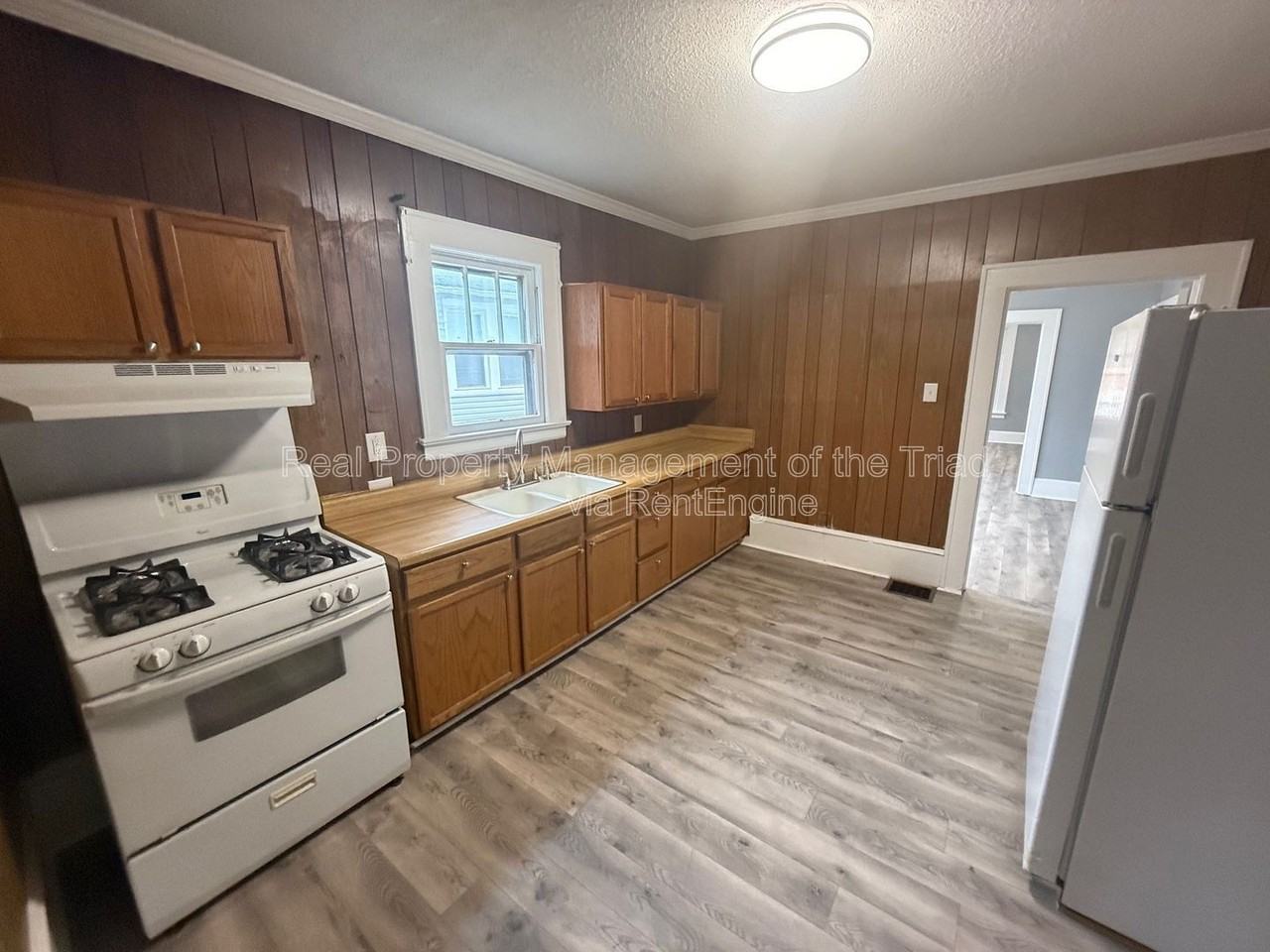 1514 E 1st St - Photo 5 of 17