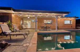 featured image of 320 E Geneva Dr