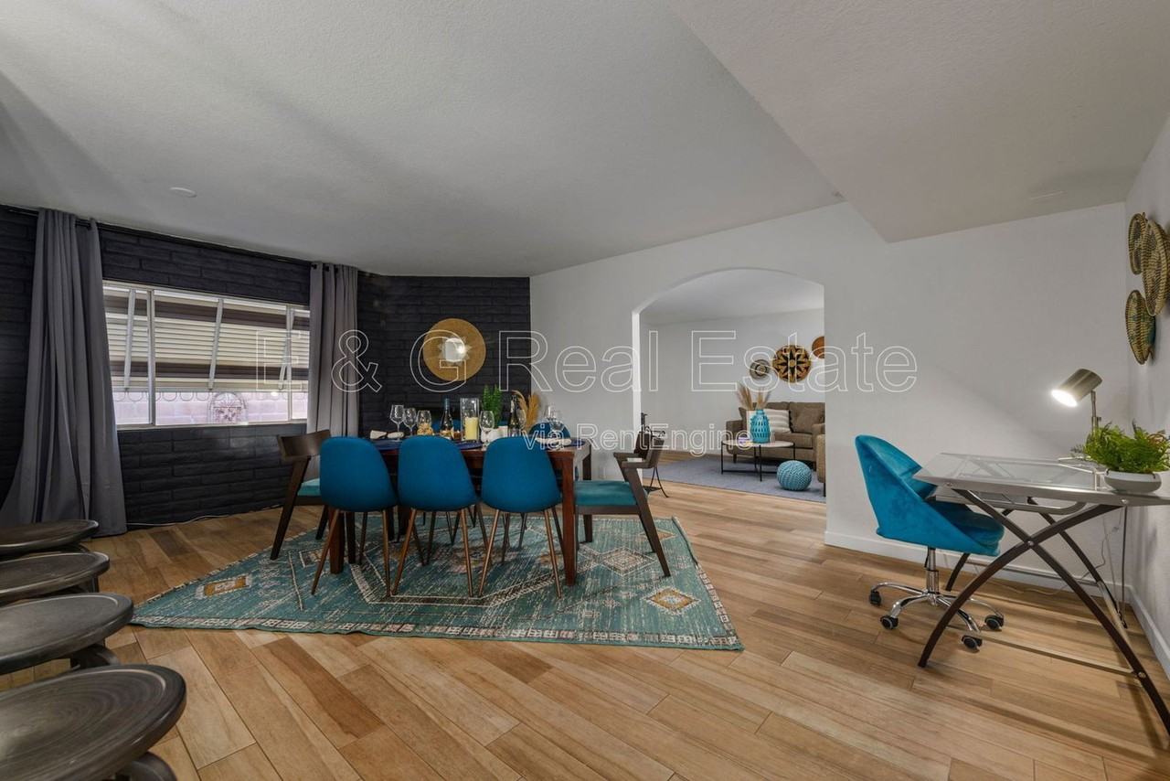 320 E Geneva Dr - Photo 5 of 24