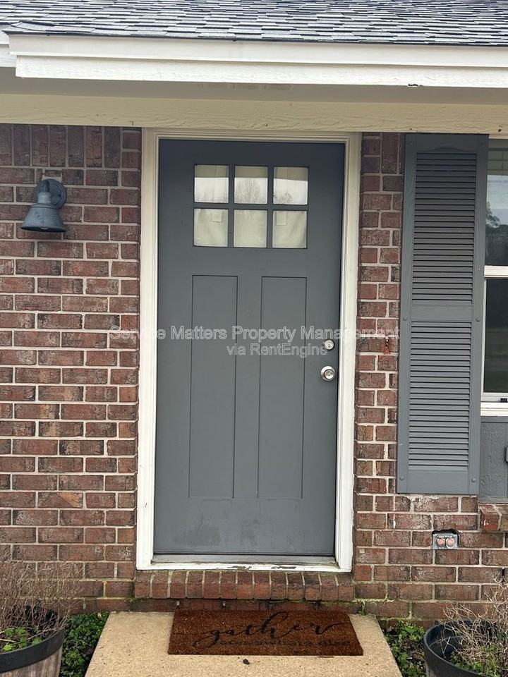 3747 Berryhill Rd - Photo 2 of 32