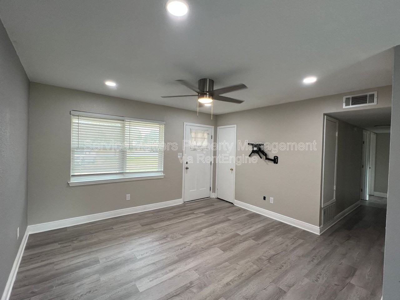 3747 Berryhill Rd - Photo 3 of 32