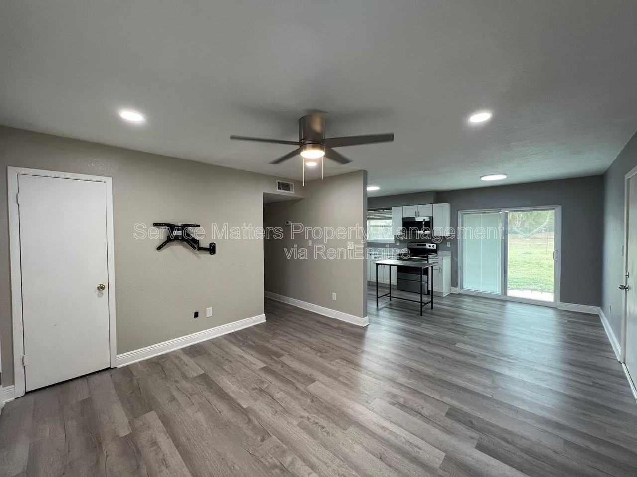 3747 Berryhill Rd - Photo 4 of 32