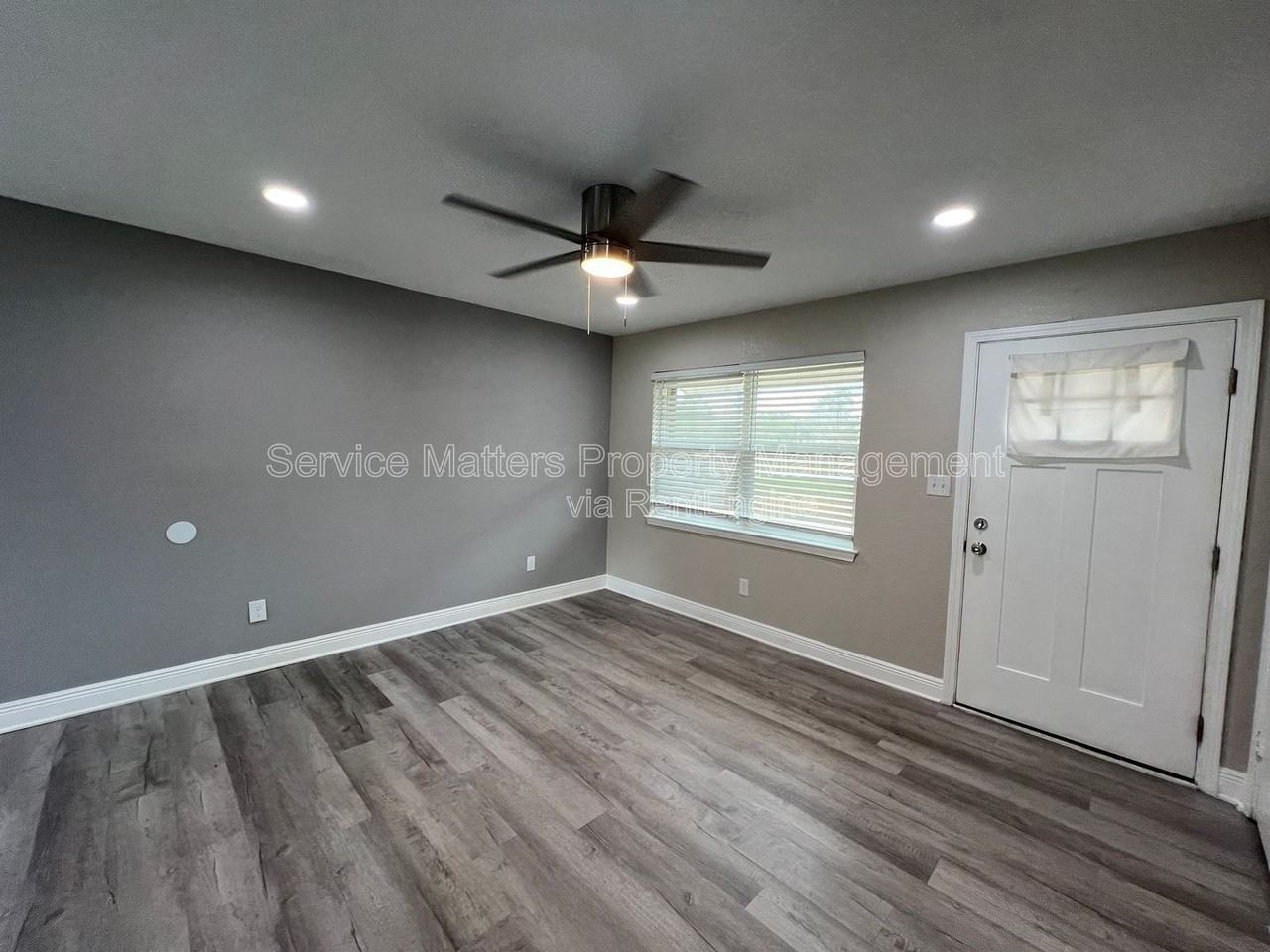 3747 Berryhill Rd - Photo 6 of 32