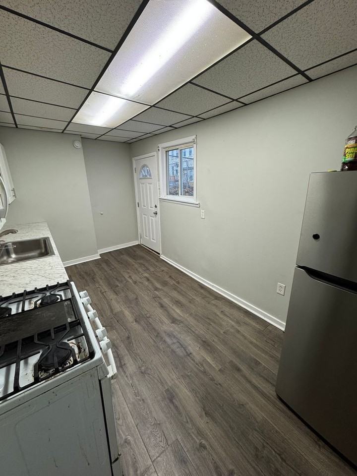 1234 Itin St - Photo 2 of 8