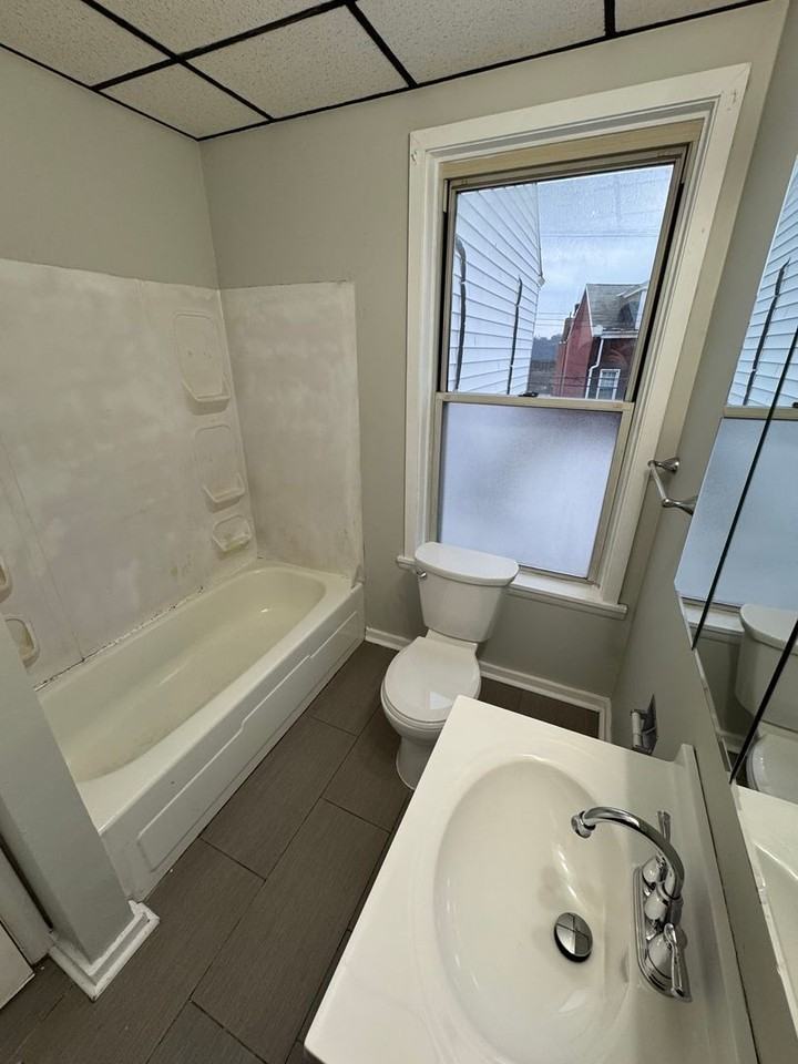 1234 Itin St - Photo 5 of 8