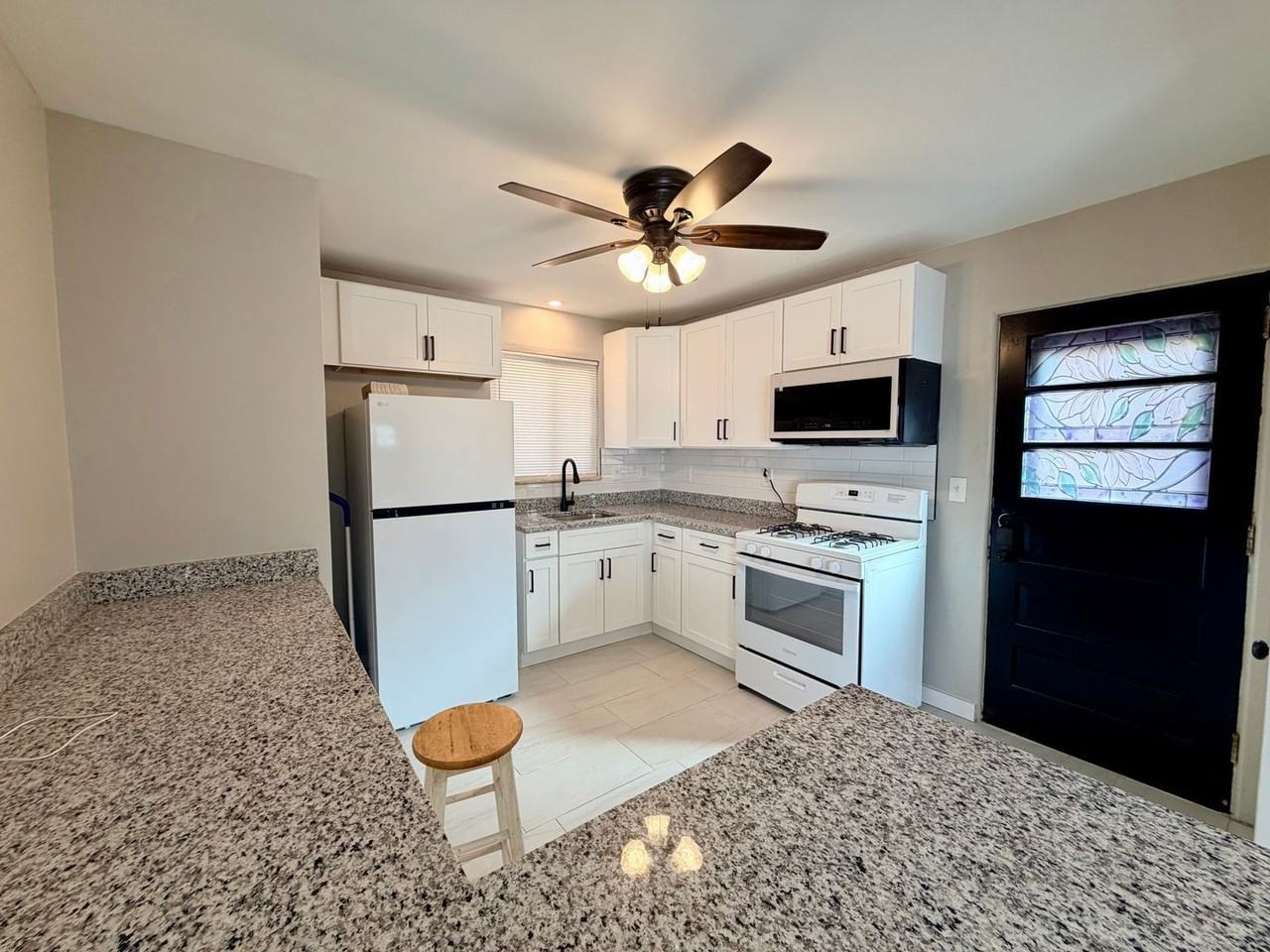 630 Dornbush St - Photo 3 of 13