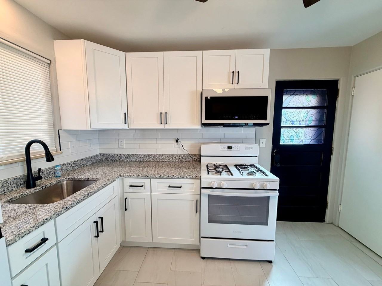 630 Dornbush St - Photo 5 of 13